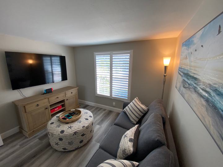 Den seating
