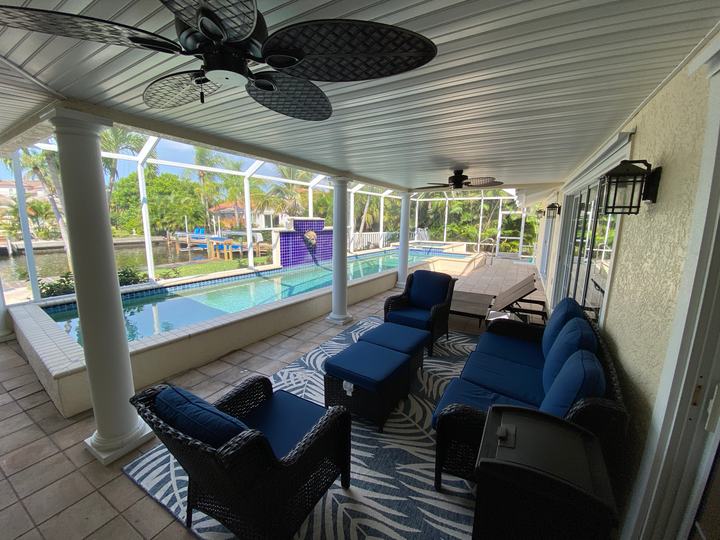 Covered lanai lounge seating